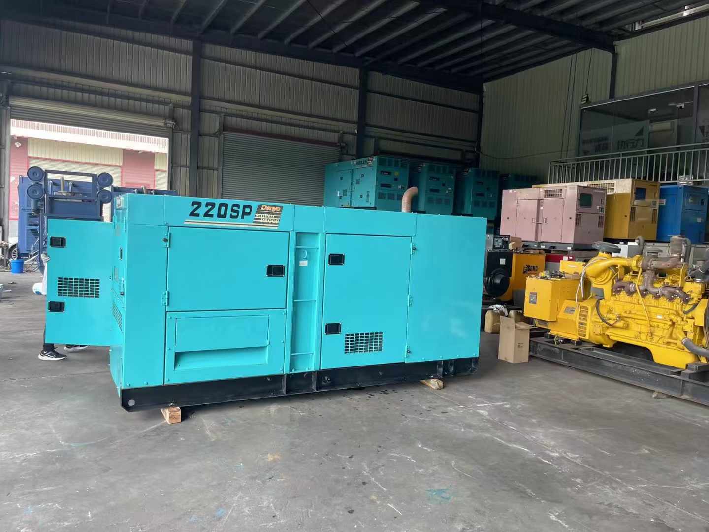 李沧800kW 柴油发电机的输出电流波动范围是多少？