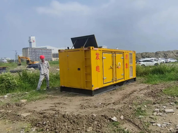 李沧200KW柴油发电机机组每小时的油耗量受哪些因素影响？