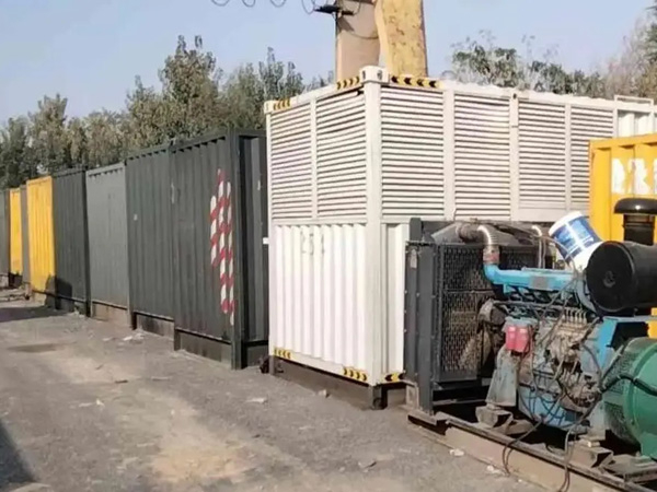 李沧200KW柴油发电机机组每小时油耗是多少？
